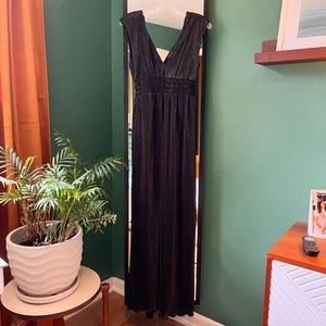 Romeo & Juliet Couture Pleated Metallic Maxi Dress